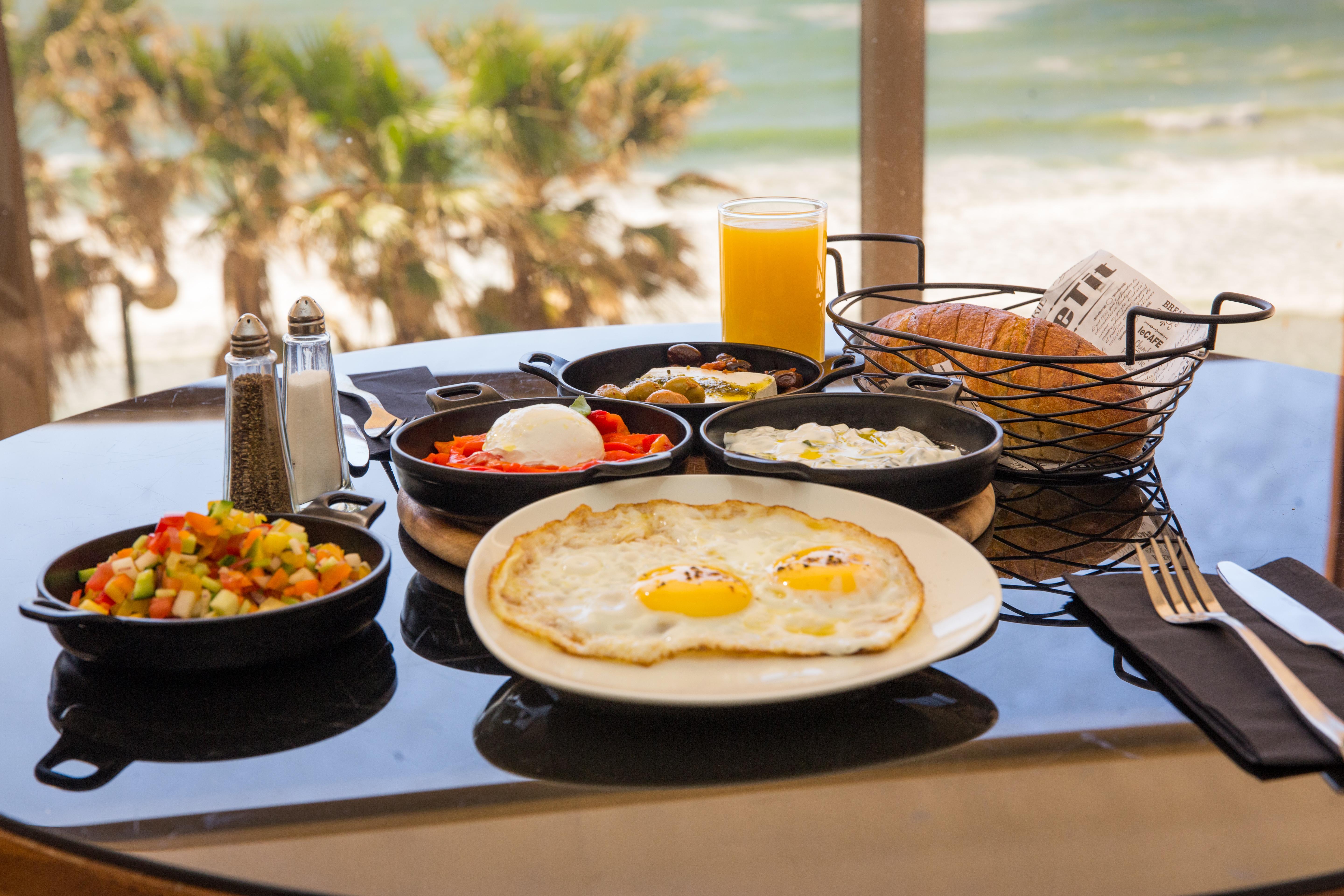 Daniel Herzliya Hotel Ngoại thất bức ảnh Israeli breakfast