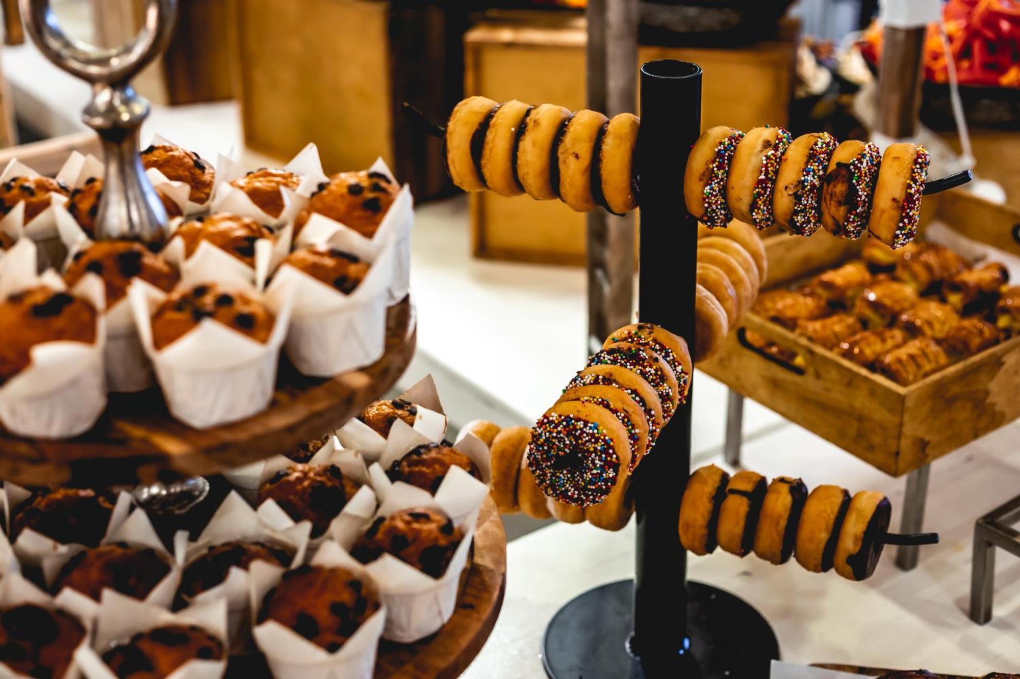 Daniel Herzliya Hotel Ngoại thất bức ảnh A doughnut tree