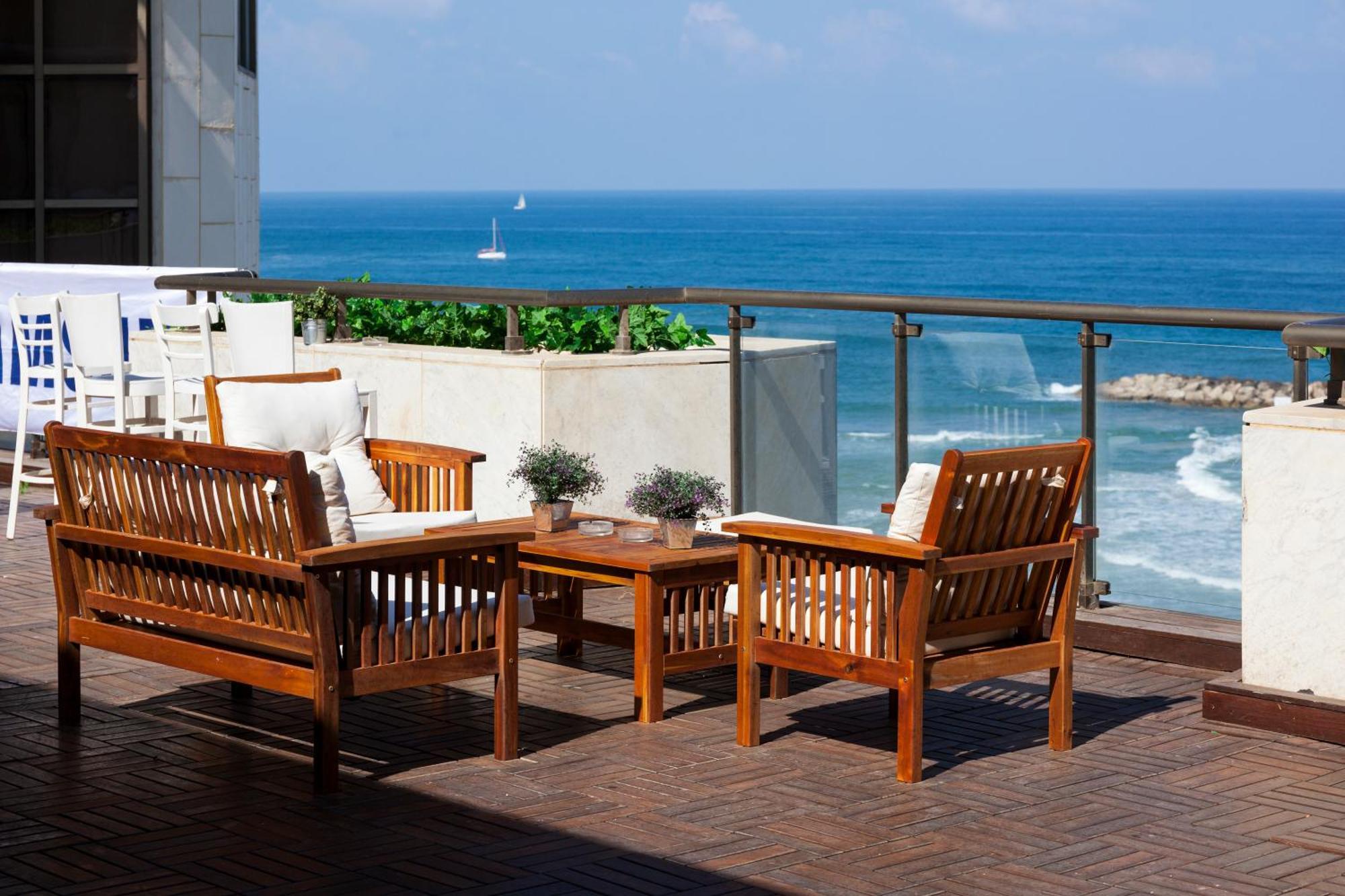 Daniel Herzliya Hotel Ngoại thất bức ảnh A balcony