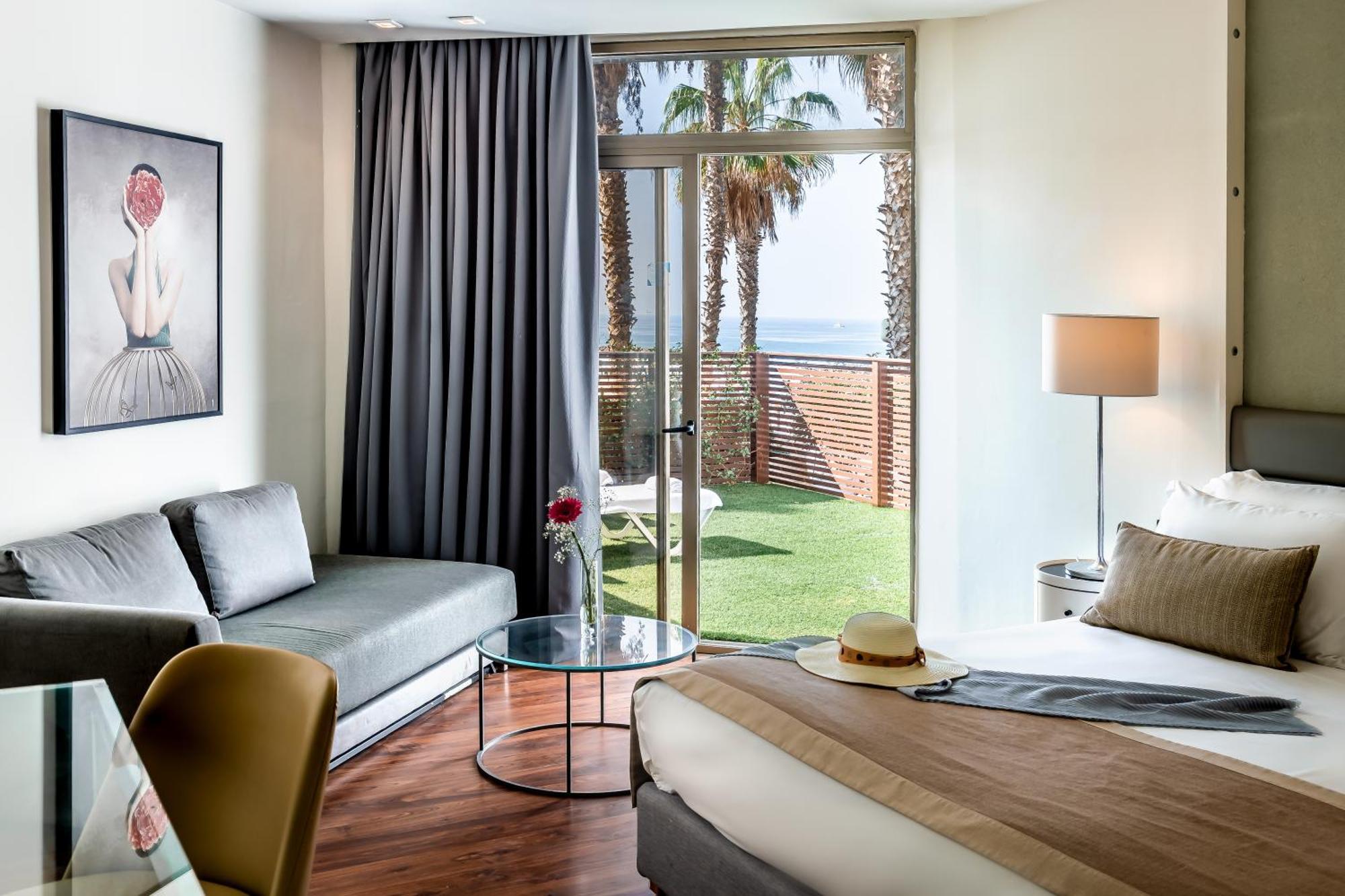 Daniel Herzliya Hotel Ngoại thất bức ảnh Deluxe room