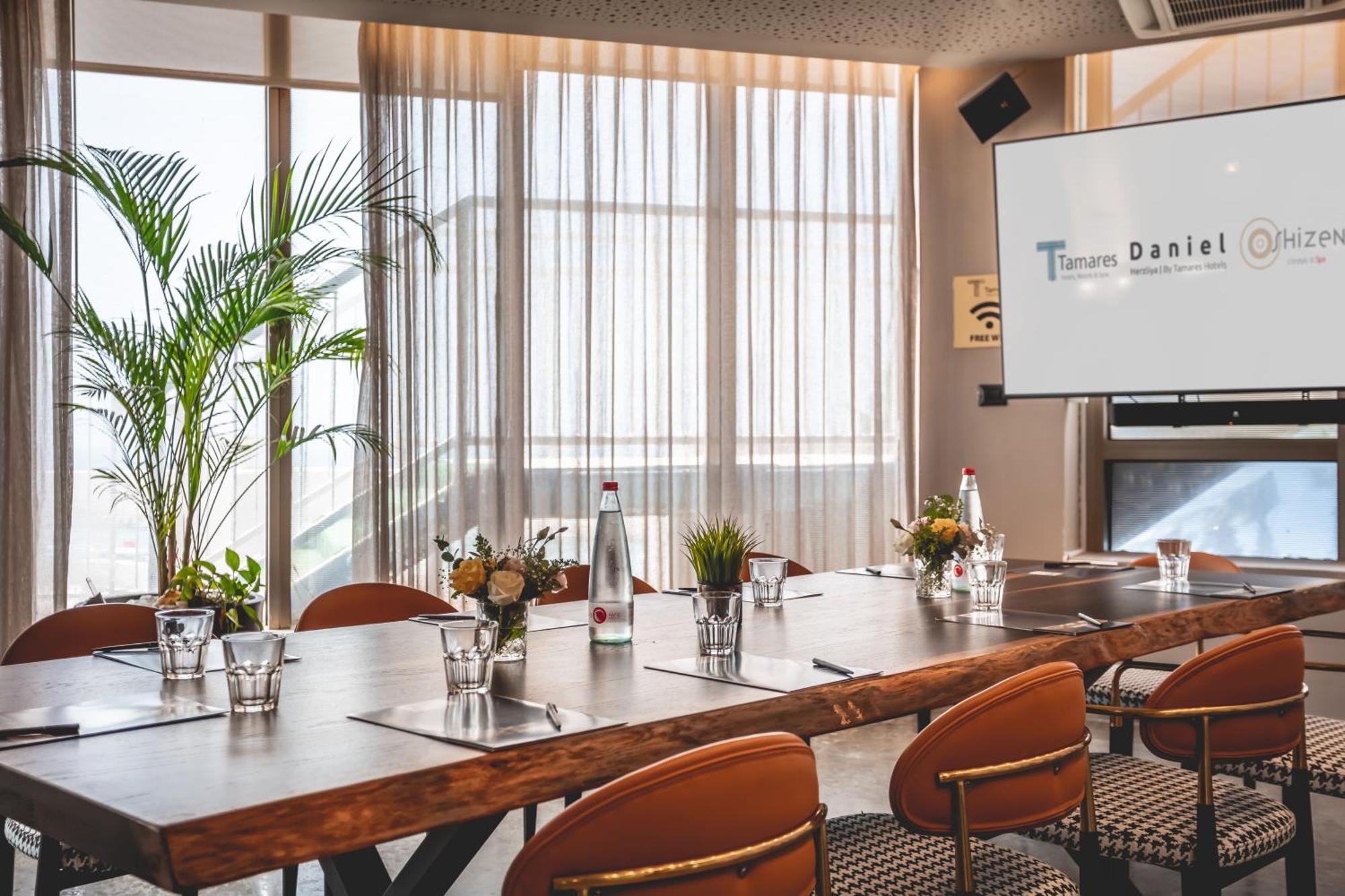 Daniel Herzliya Hotel Ngoại thất bức ảnh Meeting room